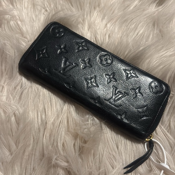 Authentic Black Empriente LV Clemence Wallet - Picture 2 of 14